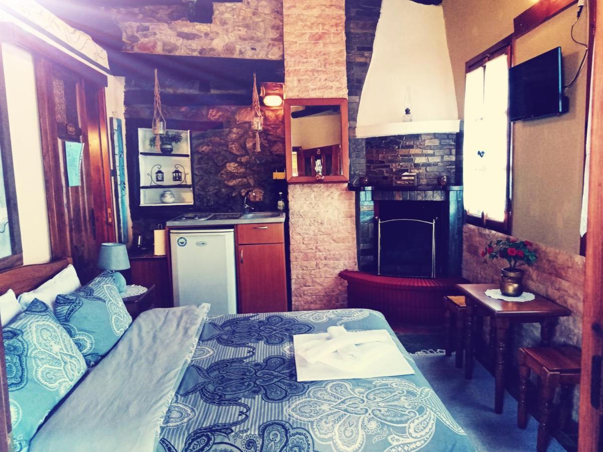 Traditional Guesthouse Erato Палеос Пантелеймон Екстериор снимка