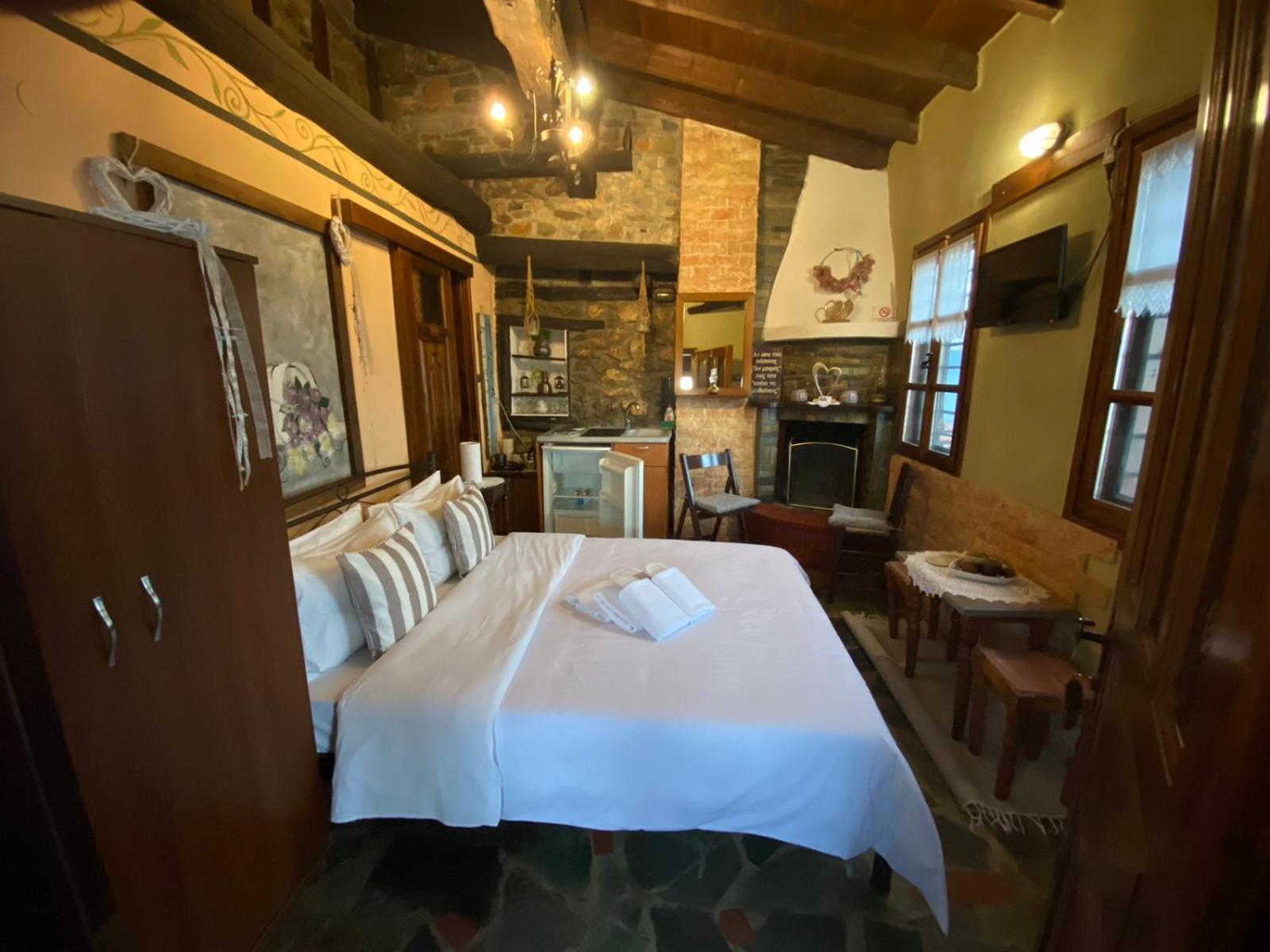Traditional Guesthouse Erato Палеос Пантелеймон Екстериор снимка