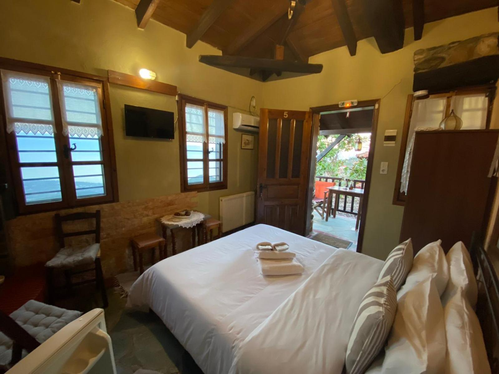Traditional Guesthouse Erato Палеос Пантелеймон Екстериор снимка
