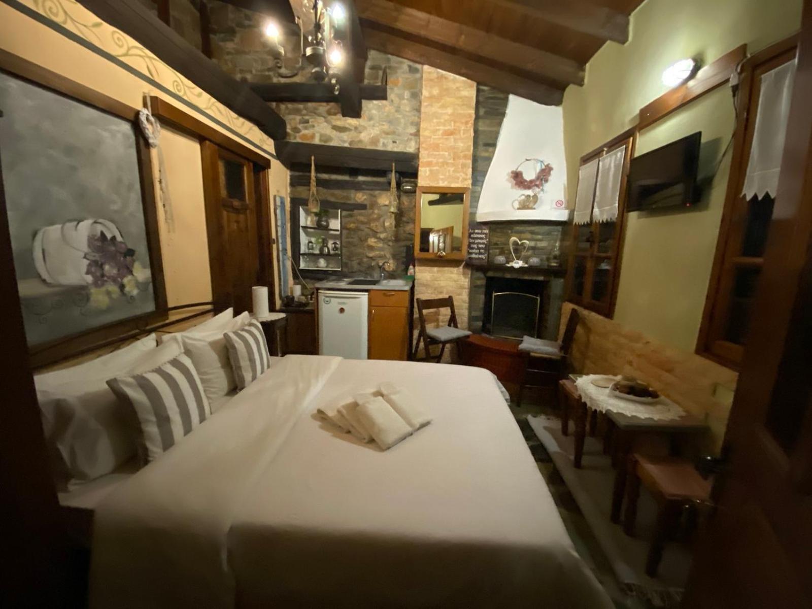 Traditional Guesthouse Erato Палеос Пантелеймон Екстериор снимка