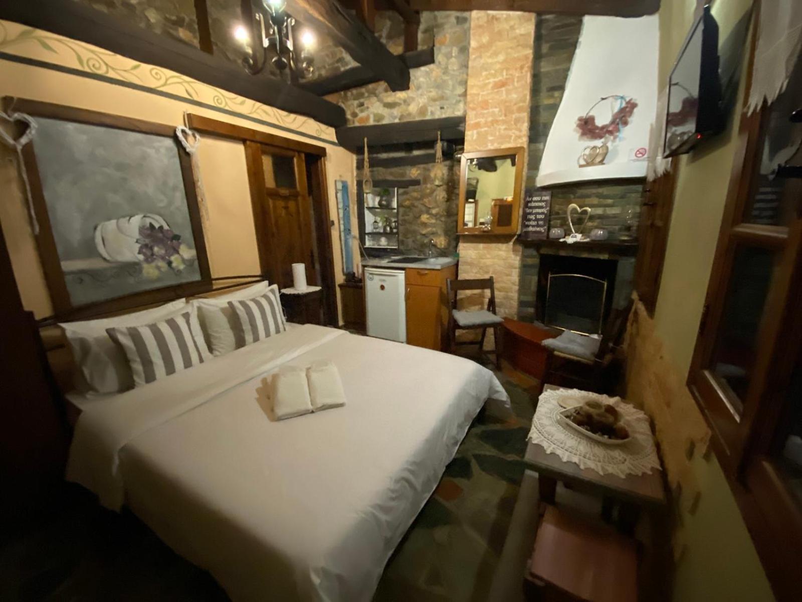 Traditional Guesthouse Erato Палеос Пантелеймон Екстериор снимка
