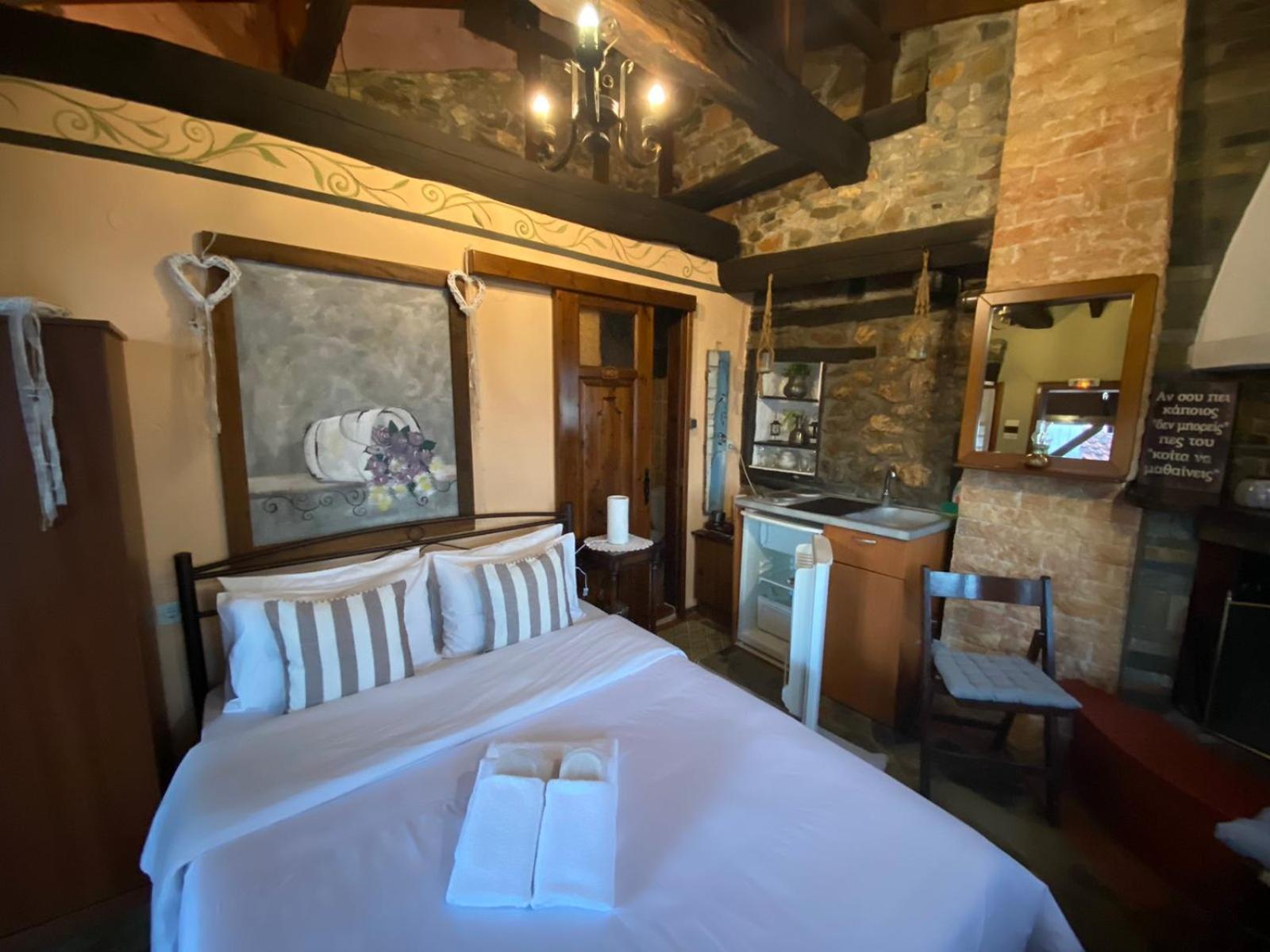 Traditional Guesthouse Erato Палеос Пантелеймон Екстериор снимка