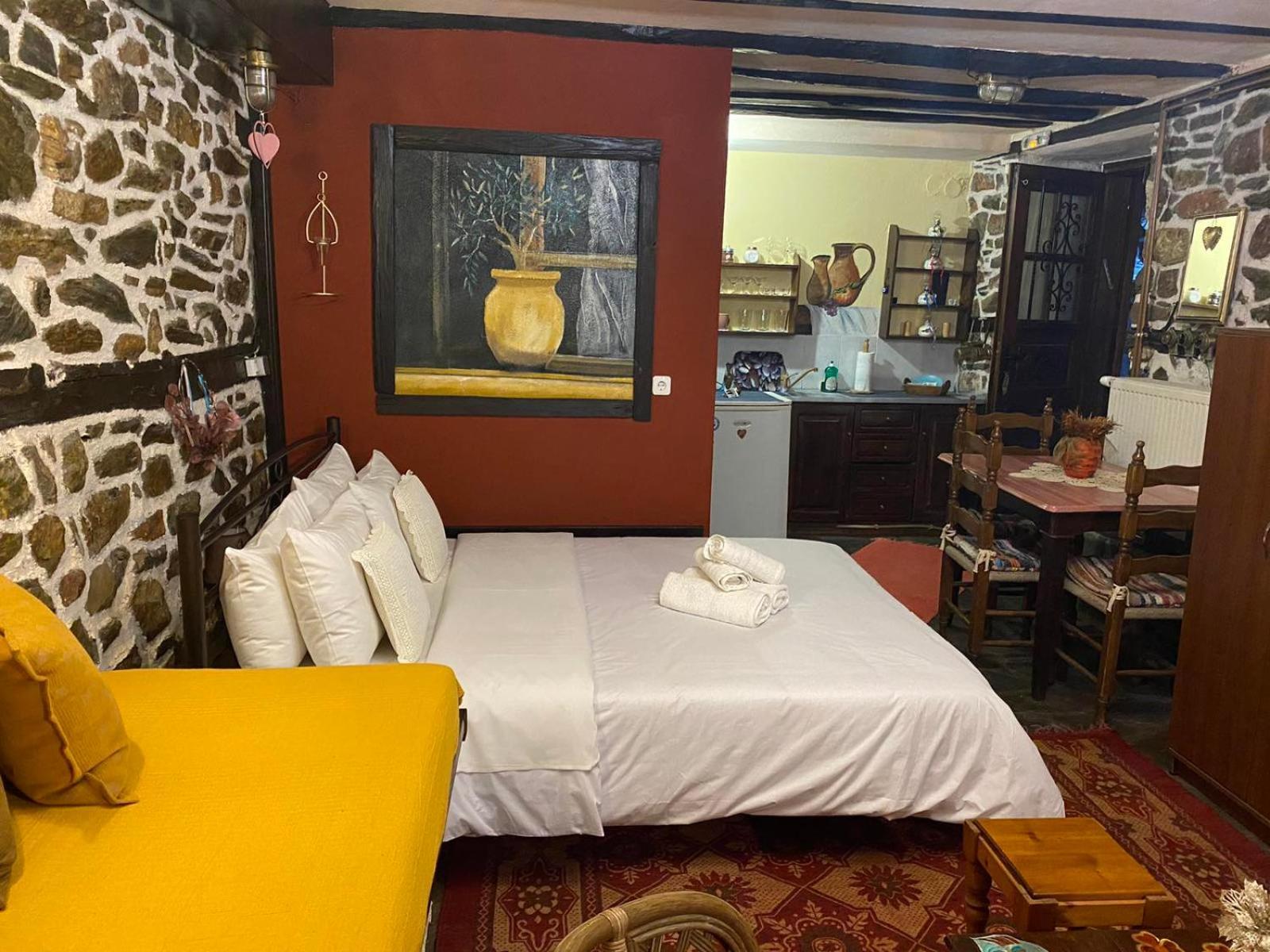 Traditional Guesthouse Erato Палеос Пантелеймон Екстериор снимка