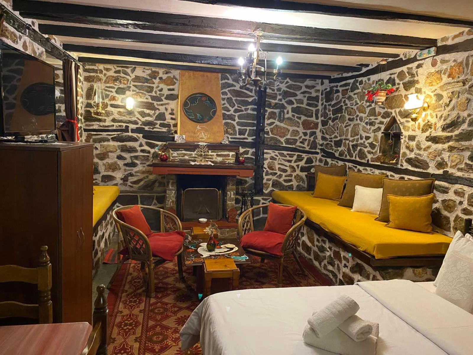 Traditional Guesthouse Erato Палеос Пантелеймон Екстериор снимка